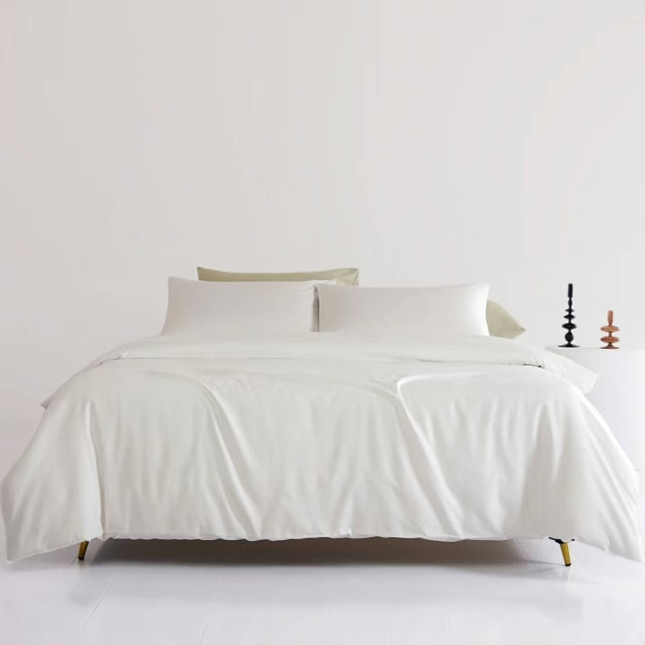 White Cotton Four-piece Bedding Set