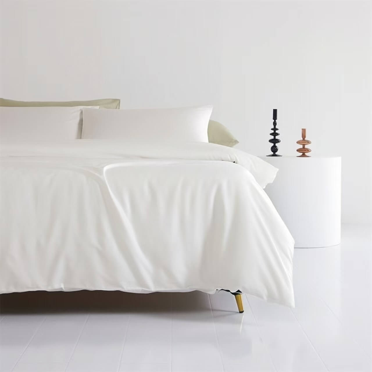 White Cotton Four-piece Bedding Set